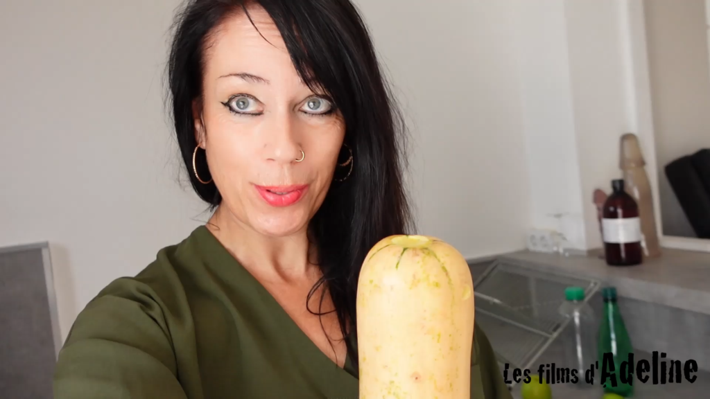 Une grosse courge dans mon cul pour Halloween (830)