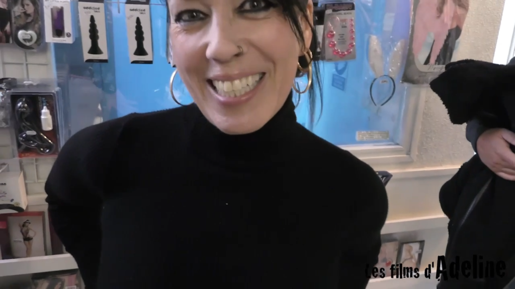 Bukkake dans un sexshop à Saint-Étienne (676)